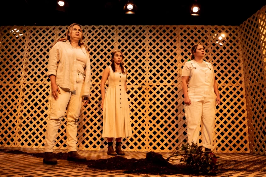 L - R
Karla Hart, Abbie-Lee Lewis and Ebony McGuire